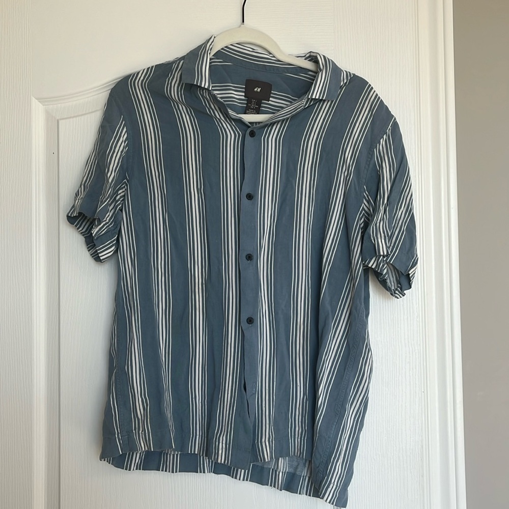 H & M button up